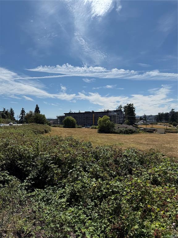 Fourth View of 3876 Holland Ave, Saanich, BC, V8Z 5K1
