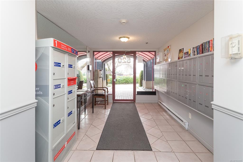 Third View of 520 Dunedin St, Victoria, BC, V8T 2L6