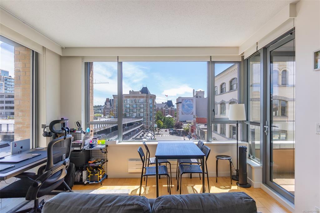 Fifth View of 608 Broughton St, The Sovereign, Victoria, BC, V8W 1X7