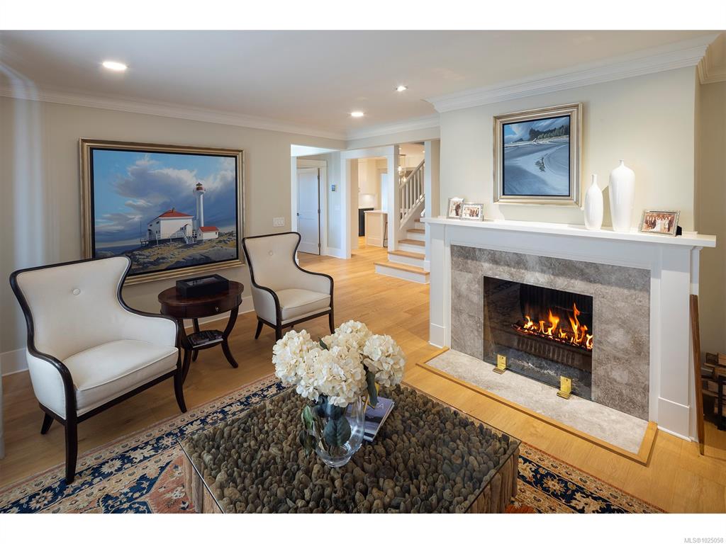 Fourth View of 2350 Nottingham Rd, Oak Bay, BC, V8R 6C1