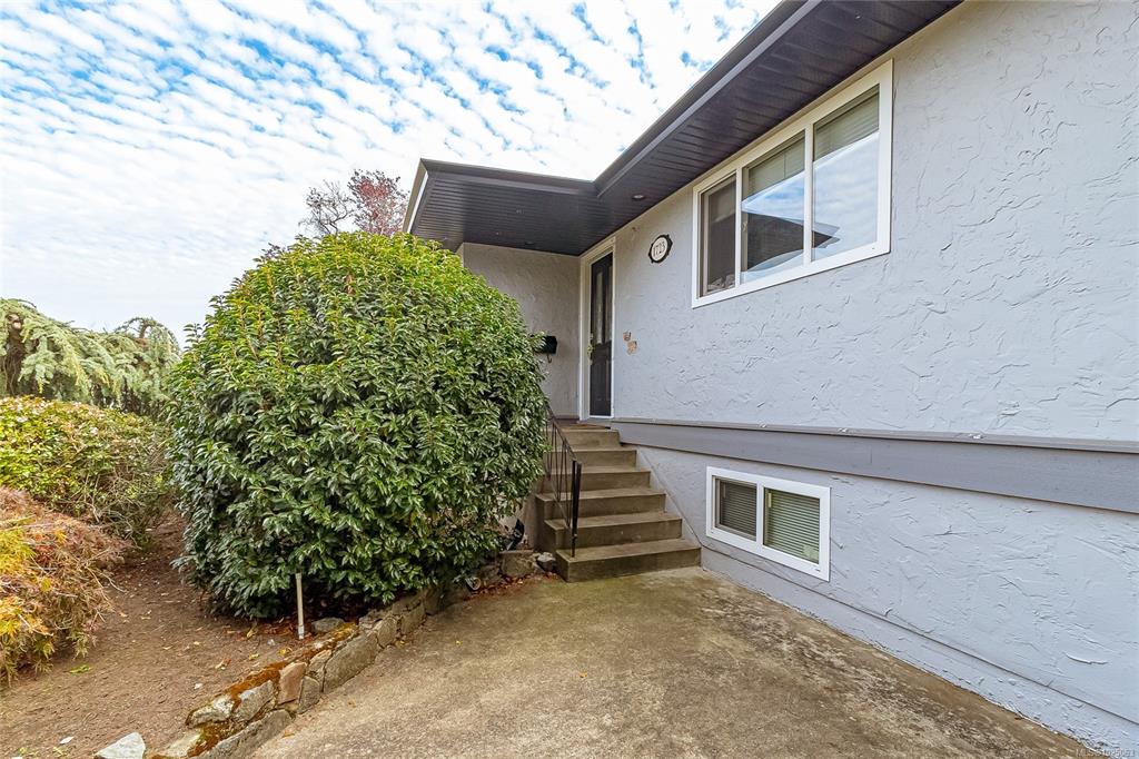 Fifth View of 1723 Taylor St, Saanich, BC, V8R 3E7