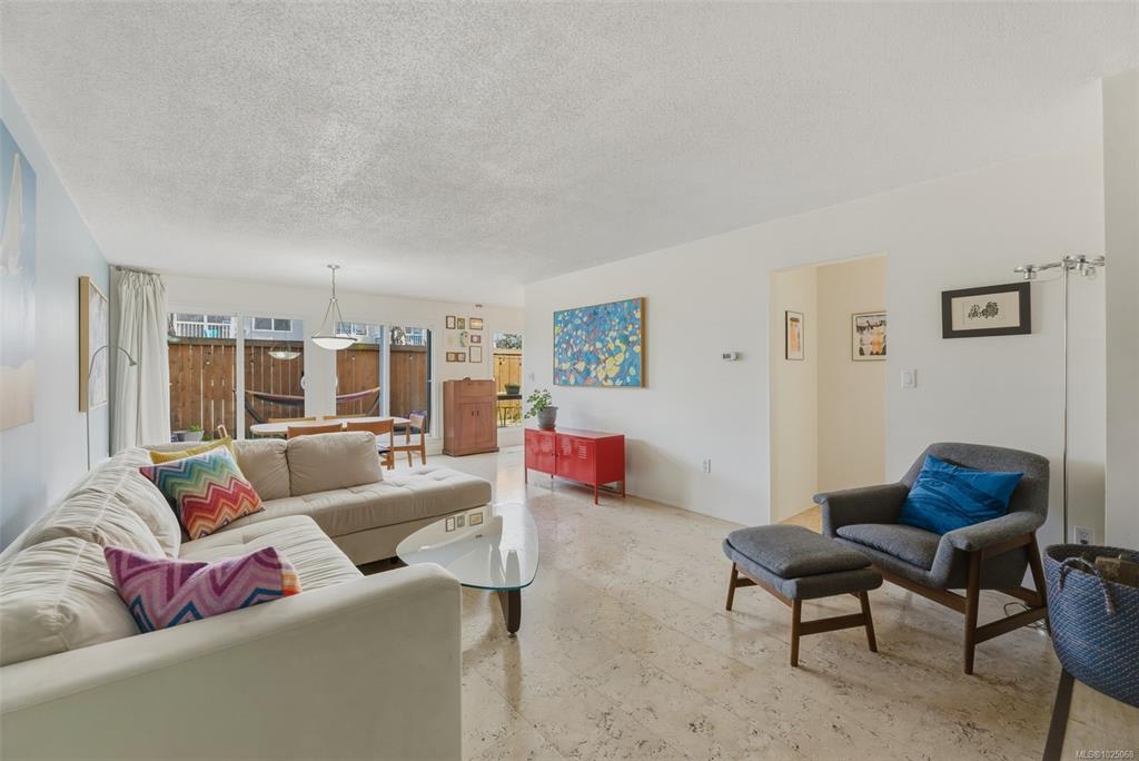 Third View of 1166 Rockland Ave, Victoria, BC, V8V 3H7