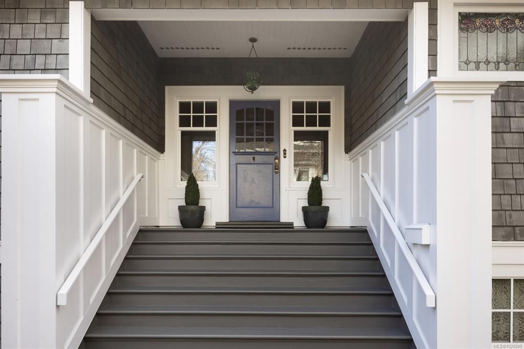 Fifth View of 1175 St Patrick St, Oak Bay, BC, V8S 4Y3