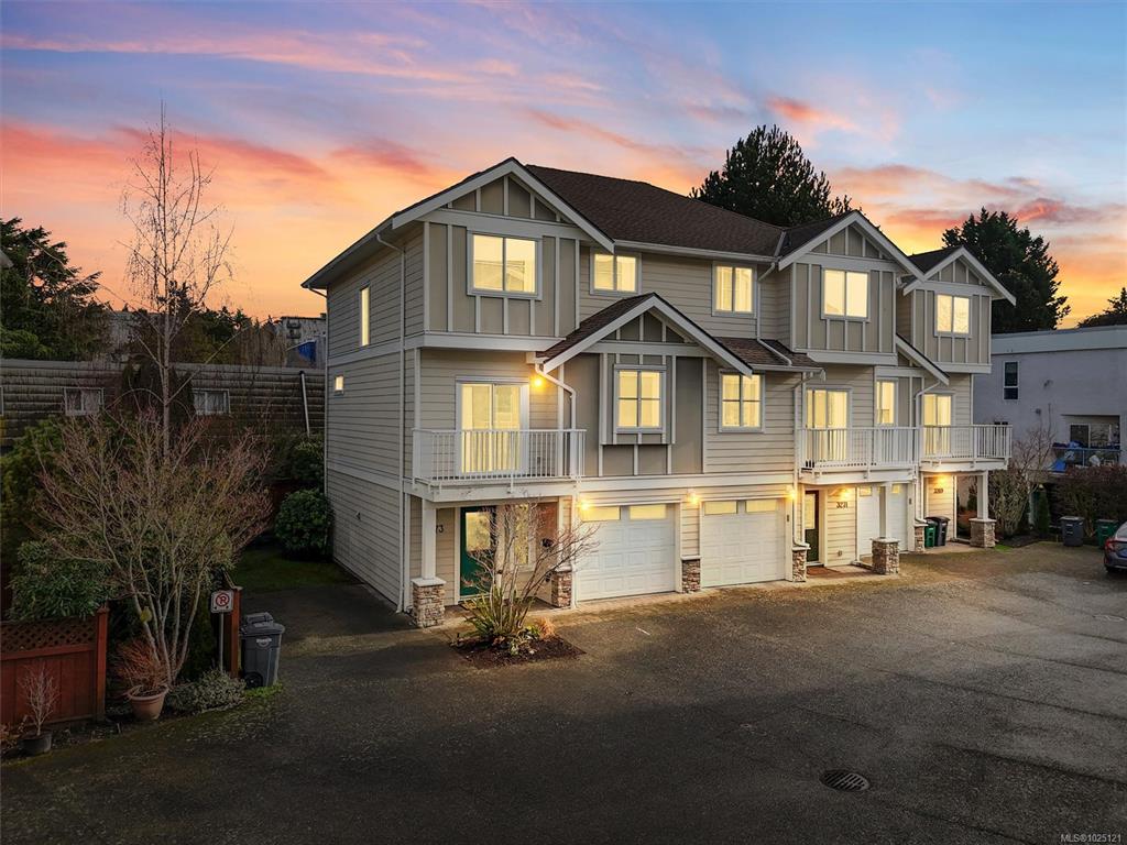 3273 Rutledge St, 1025121, BC,