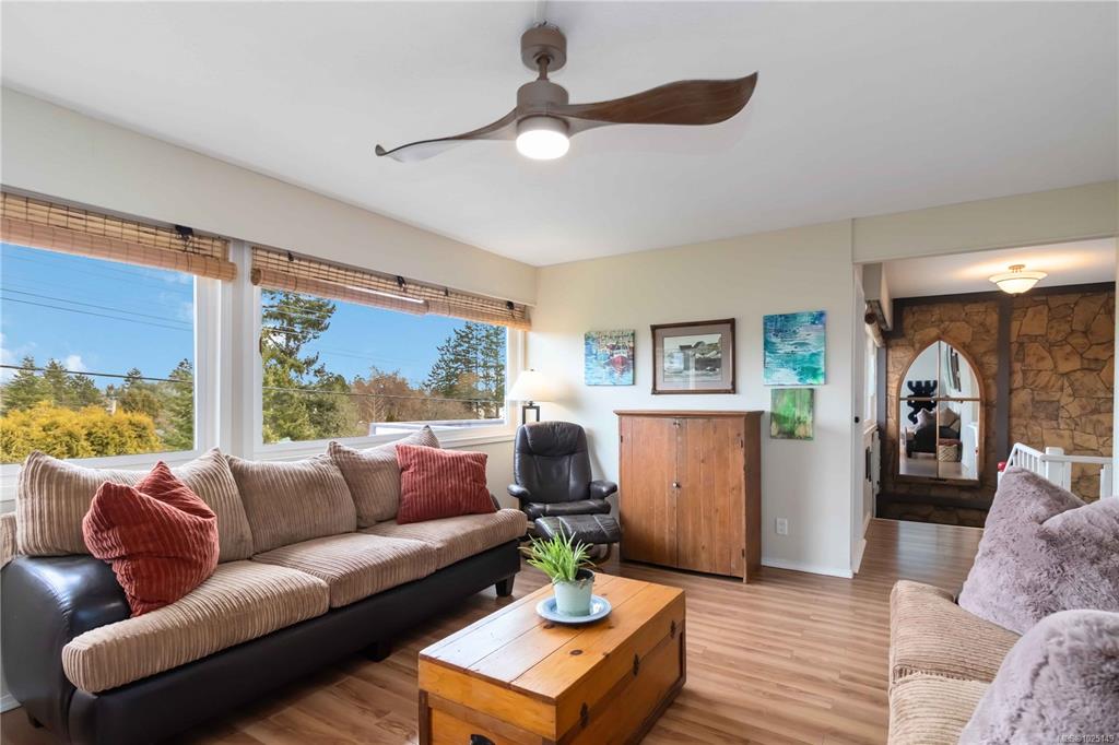 Fourth View of 1027 Wurtele Pl, Esquimalt, BC, V9A 4S2