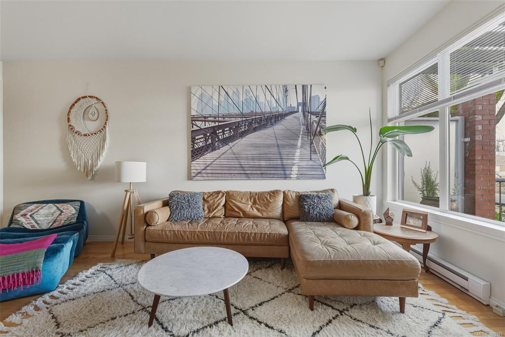 Fifth View of 60 Dallas Rd, Victoria, BC, V8V 1A2