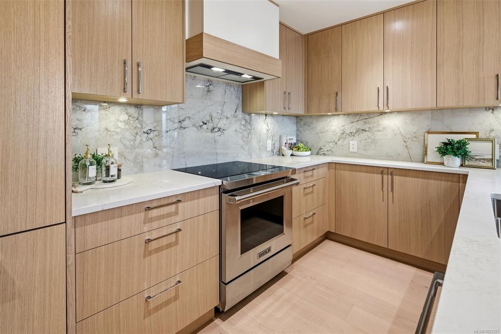 Fourth View of 5229 Cordova Bay Rd, Tiller & Grace, Saanich, BC, V8Y 2L1