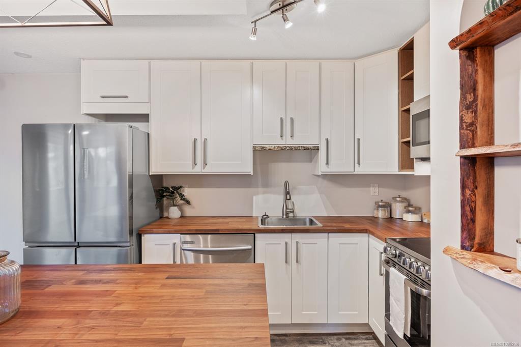 1111 Edgett Rd, 1025236, BC,