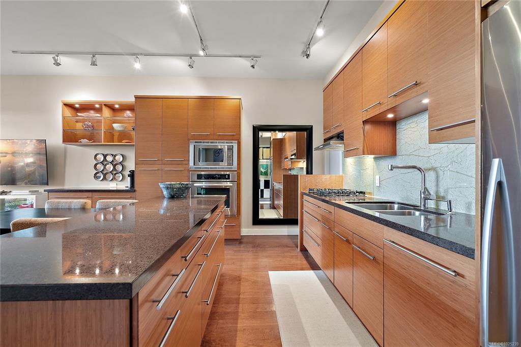 Second View of 455 Sitkum Rd, The Edge, Victoria, BC, V9A 7N9