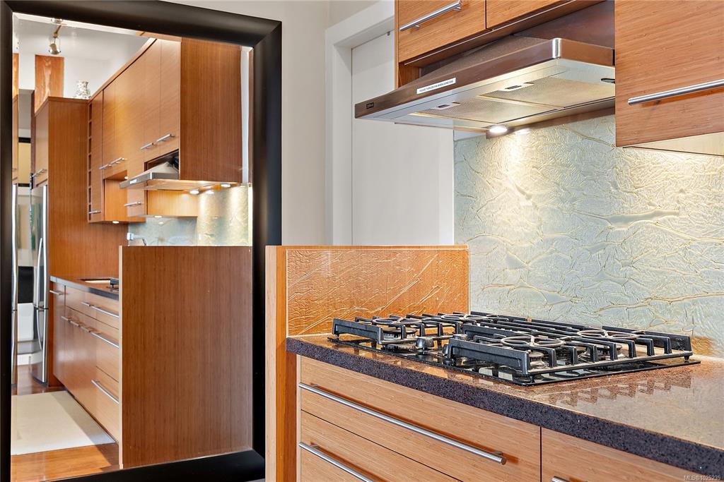 Fourth View of 455 Sitkum Rd, The Edge, Victoria, BC, V9A 7N9