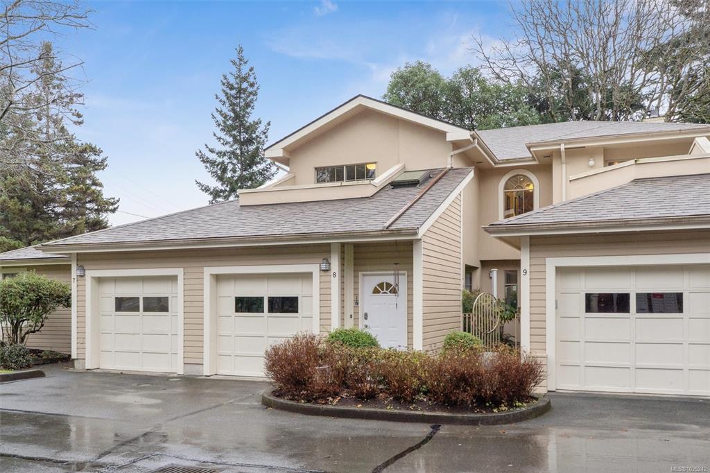 Second View of 909 Admirals Rd, Esquimalt, BC, V9A 2P1