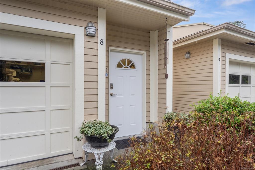 Third View of 909 Admirals Rd, Esquimalt, BC, V9A 2P1