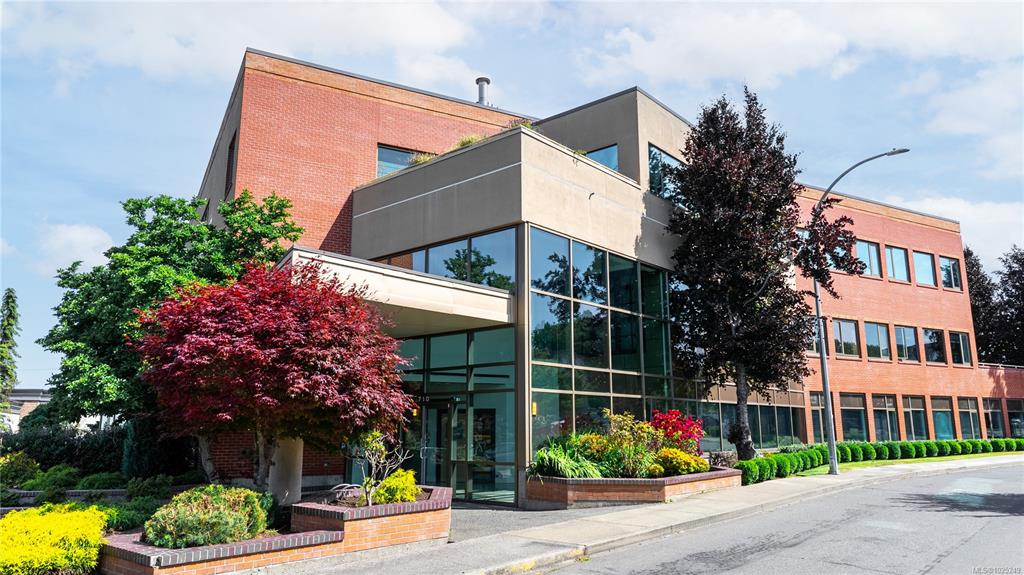 MLS® listing #30564527 for sale located at 710 Redbrick St