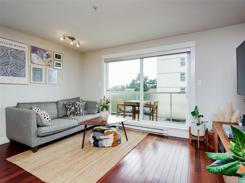 Fifth View of 1315 Esquimalt Rd, Esquimalt, BC, V9A 3P5