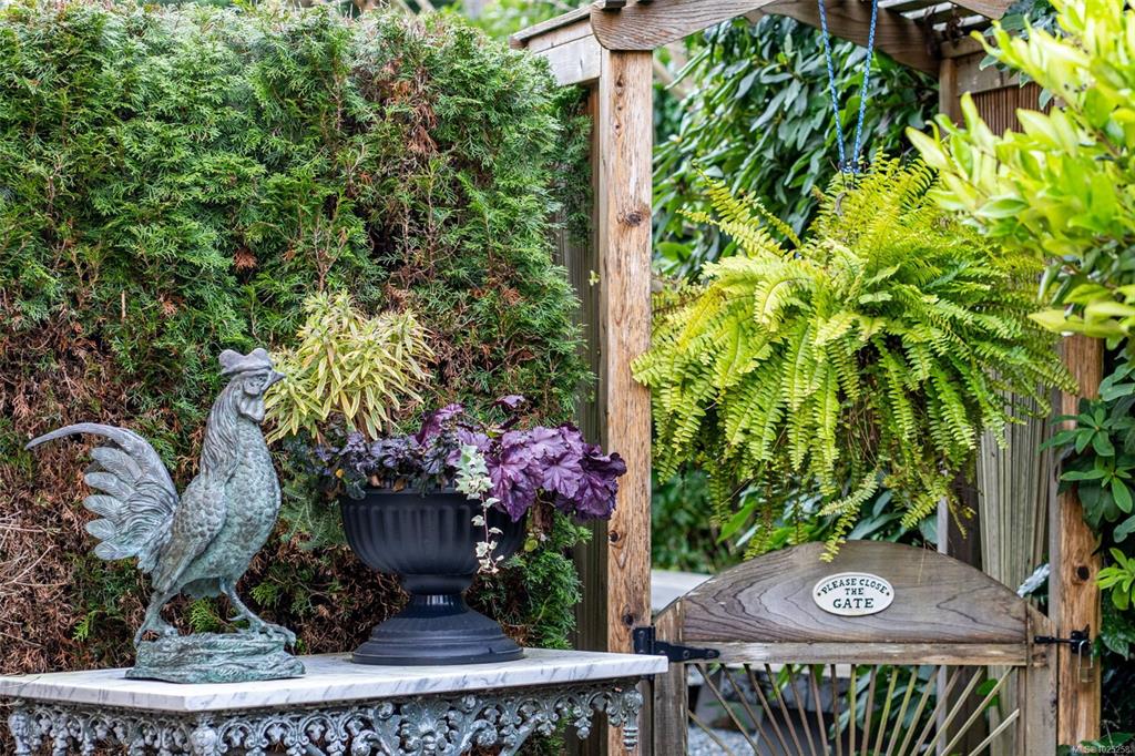 2585 Sinclair Rd Ne, 1025258, BC,