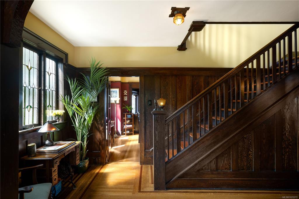 Fourth View of 773 Island Rd, Oak Bay, BC, V8S 2T8