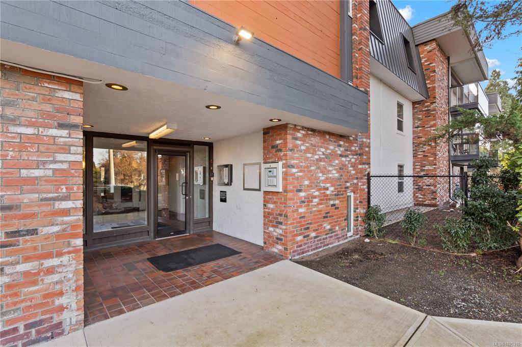 Third View of 1725 Cedar Hill Cross Rd, Cedar Hilll Place, Saanich, BC, V8P 2P8