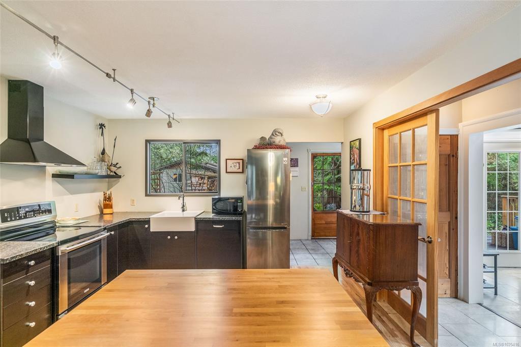 Fifth View of 885 Horseshoe Rd, Gabriola Island, BC, V0R 1X3