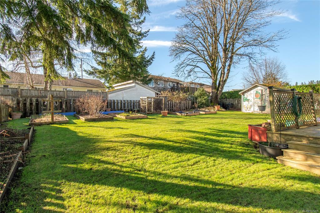 Third View of 500 Cormorant Rd, Campbell River, BC, V9W 5Z6