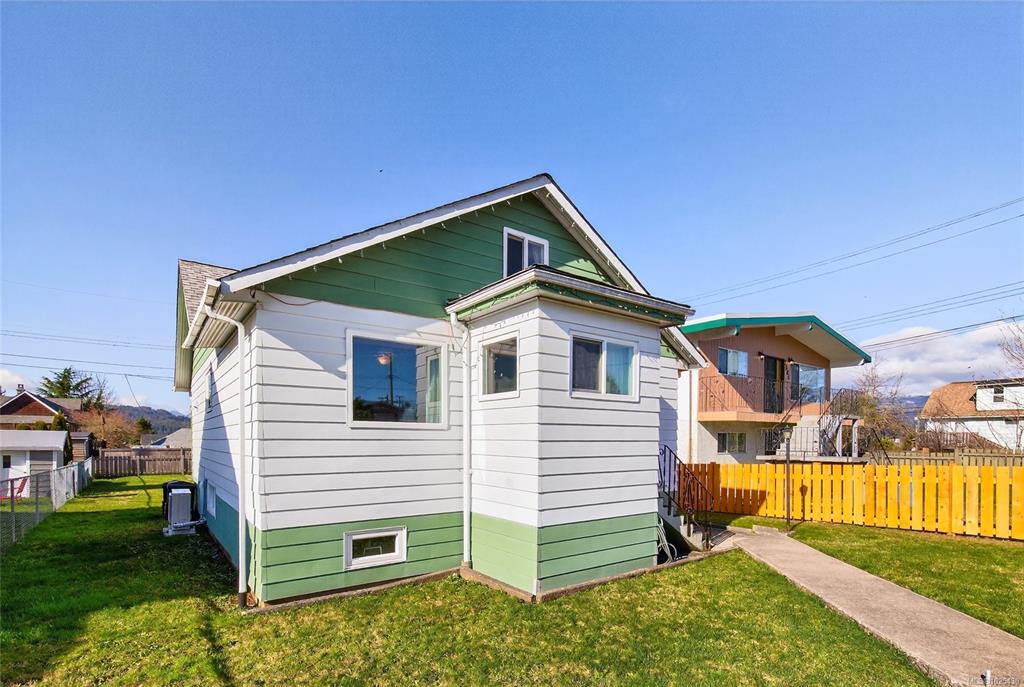 3574 9th Ave, 1025430, BC,