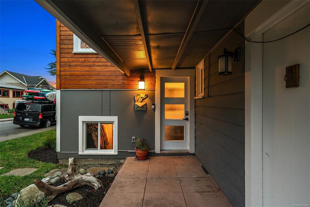 Third View of 1779 Lillian Rd, Victoria, BC, V8S 1L3