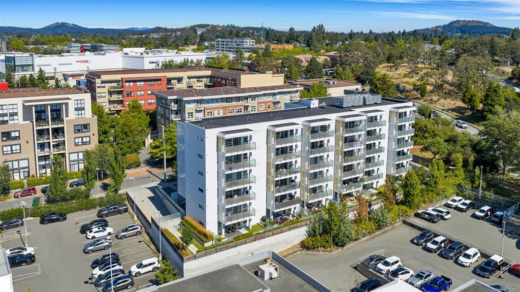 Third View of 881 Short St, Saanich, BC, V8X 0B7