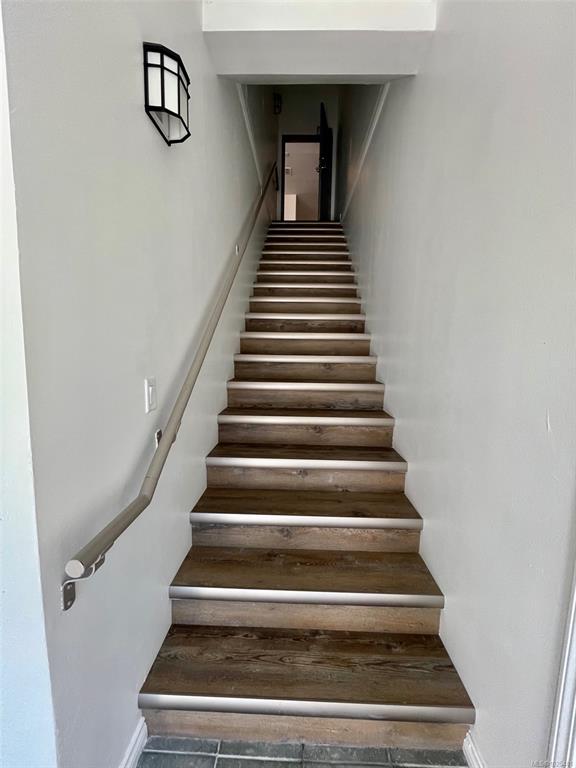 Fourth View of 416 Garbally Rd, Victoria, BC, V8T 2K1