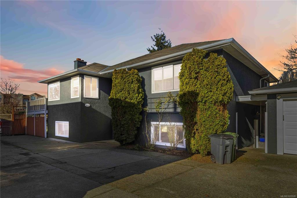 3002 Cedar Hill Rd, 1025539, BC,