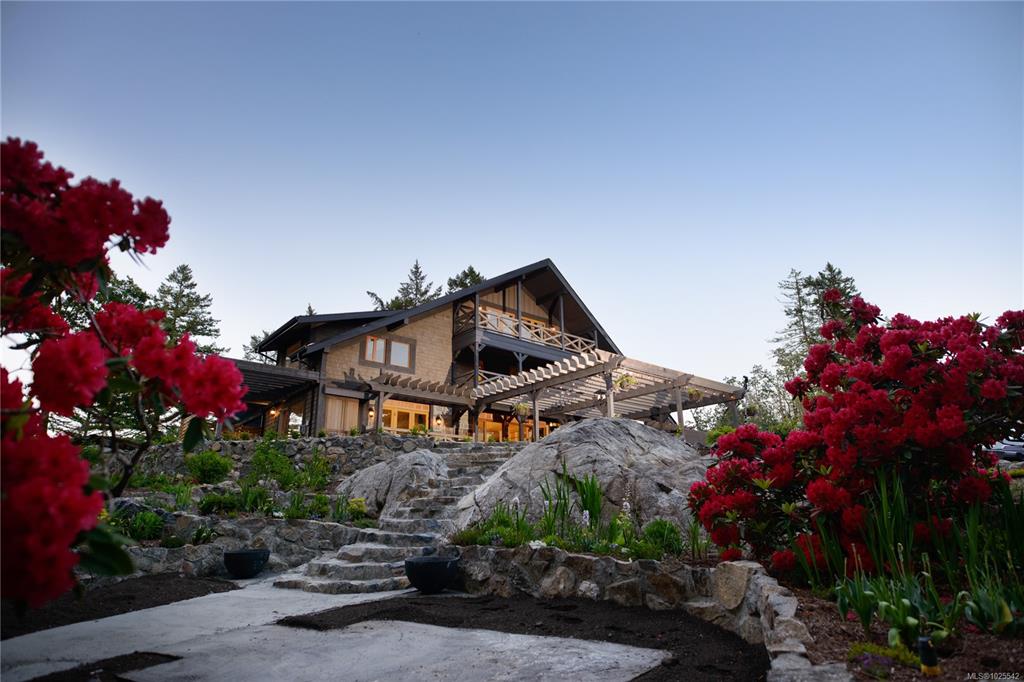 Fifth View of 4573 Prospect Lake Rd, Saanich, BC, V9E 1J3