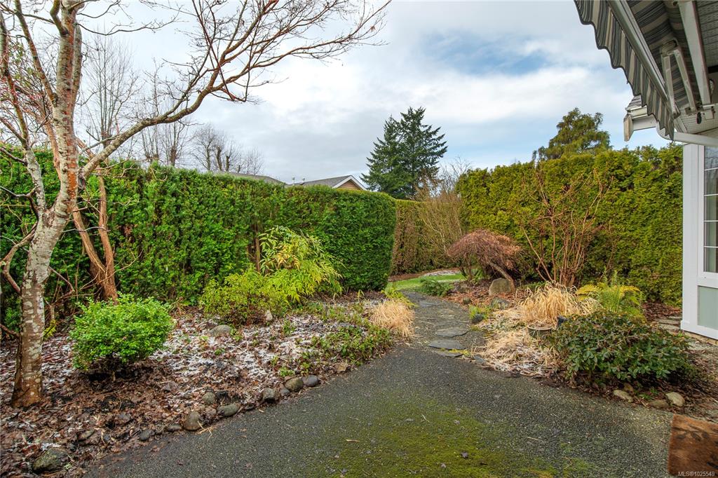 Fourth View of 2010 20th St, Stratford Gate, Courtenay, BC, V9N 2G6