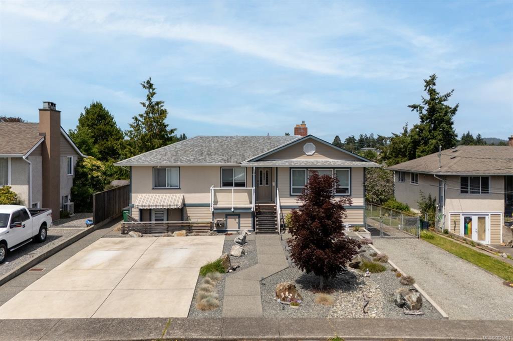 Second View of 582 Baxter Ave, Saanich, BC, V8Z 2G7