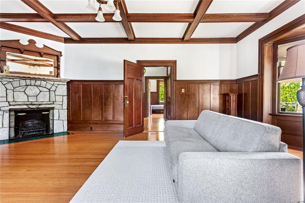 Fifth View of 4423 Tyndall Ave, Saanich, BC, V8N 3S3