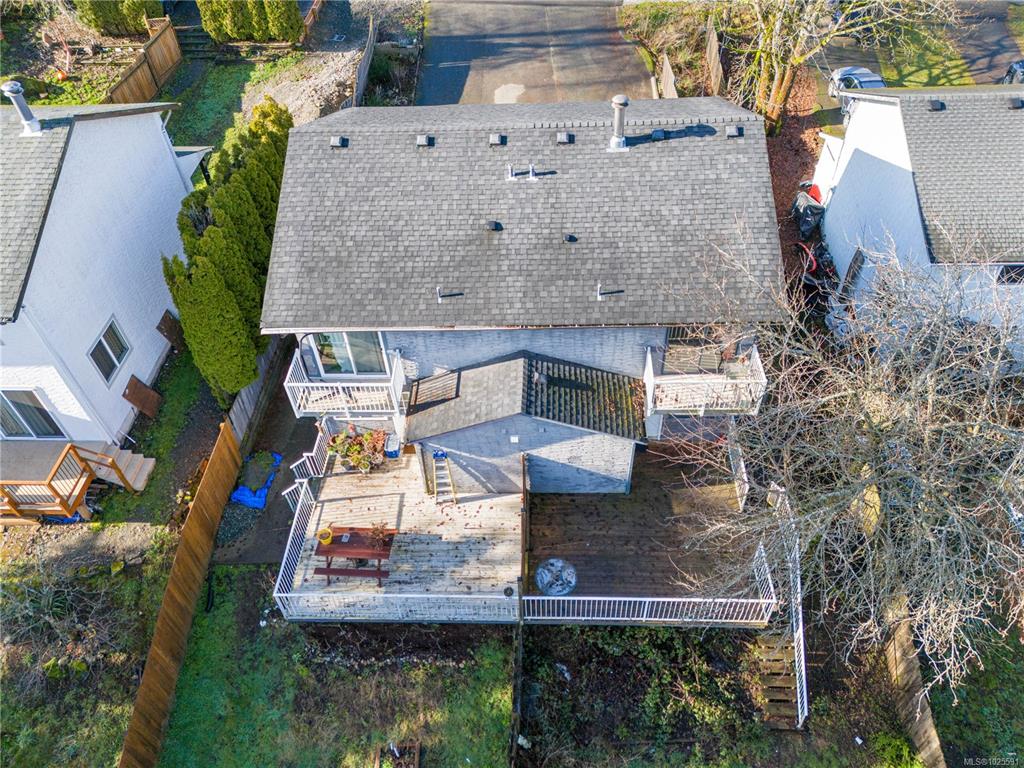 Fifth View of 834 Holly Hill Rd, Nanaimo, BC, V9R 5T1