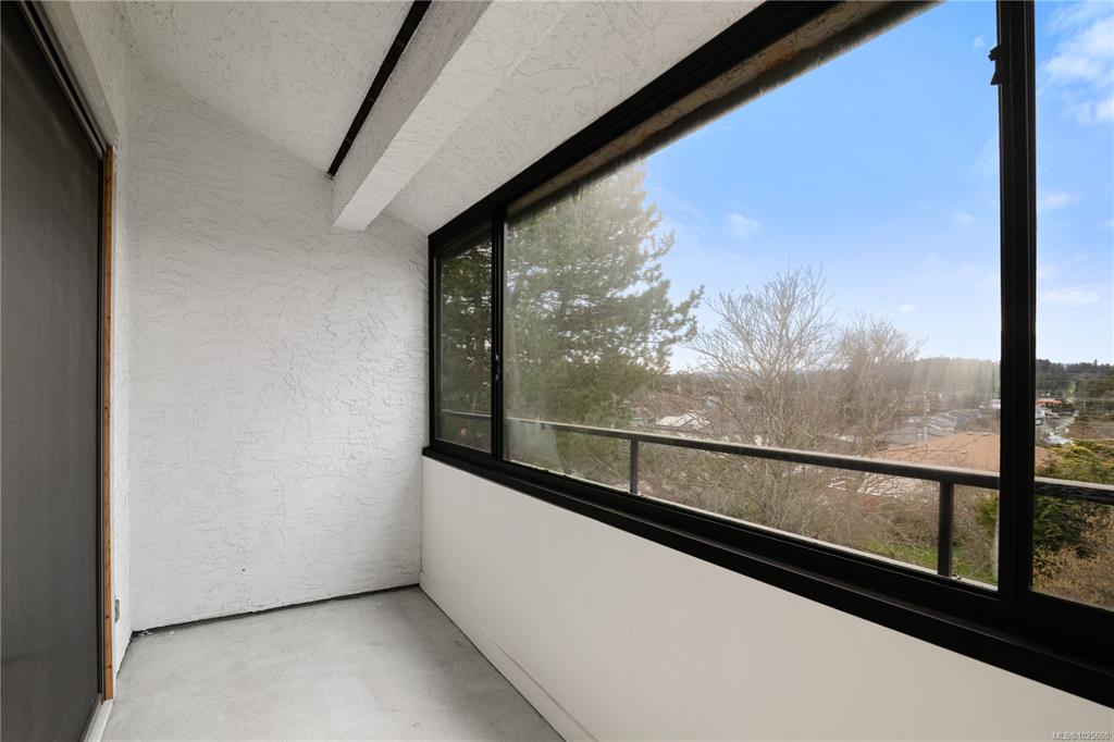 Third View of 853 Selkirk Ave, Esquimalt, BC, V9A 2T7