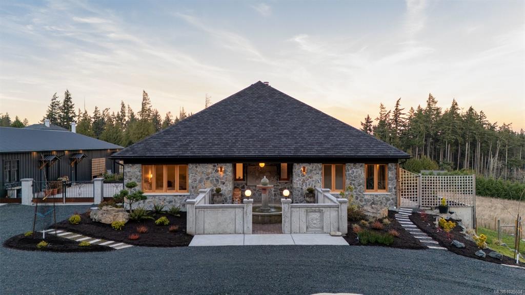 735 Arden Rd, 1025604, BC,