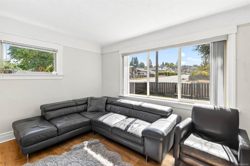 4703 Strathern St, 1025606, BC,