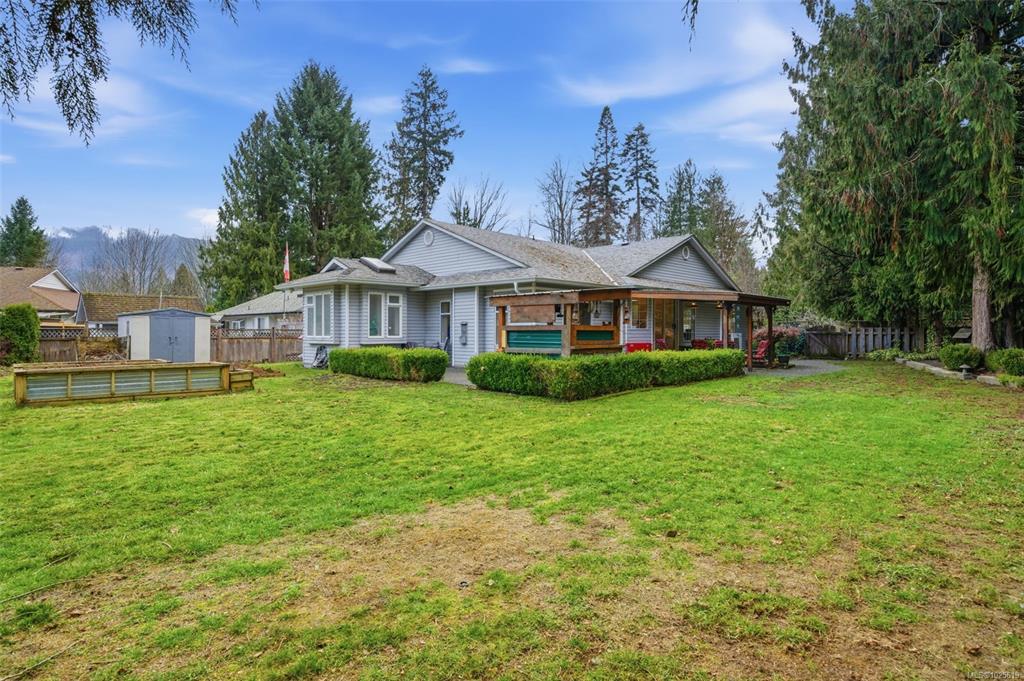 Fourth View of 203 Greendale Rd, Lake Cowichan, BC, V0R 2G0
