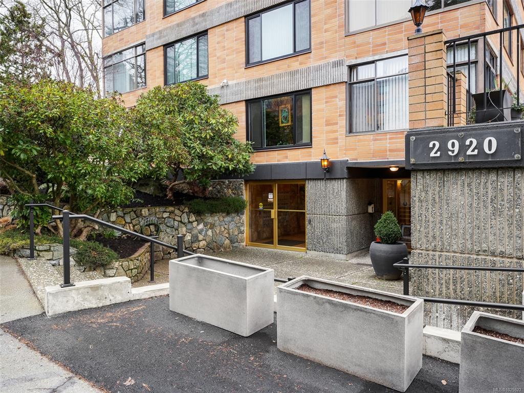 Third View of 2920 Cook St, Spencers Castle, Victoria, BC, V8T 3S7