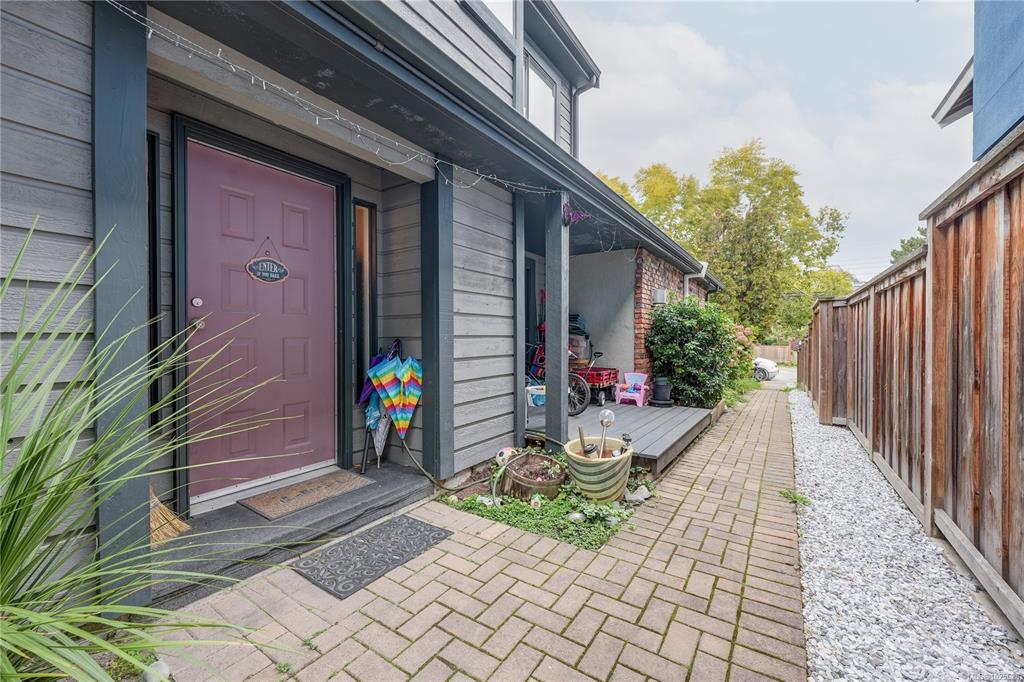 Fifth View of 111 Michigan St, Victoria, BC, V8V 1R2