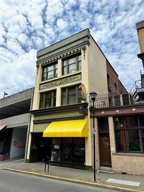 MLS® listing #30591350 for sale located at 1010 Langley St