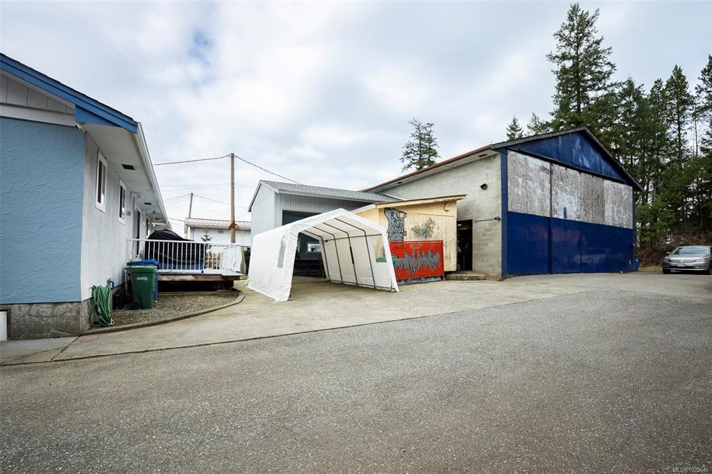 MLS® listing #30591750 for sale located at 2116 Northfield Rd