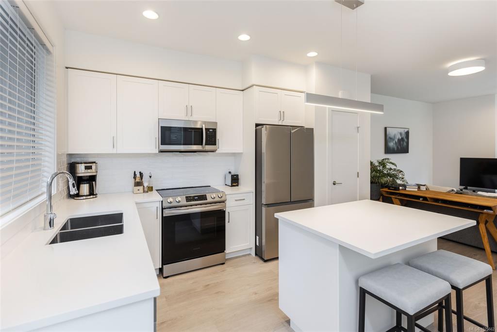 Fourth View of 545 Jubilee St, Duncan, BC, V9L 1X3