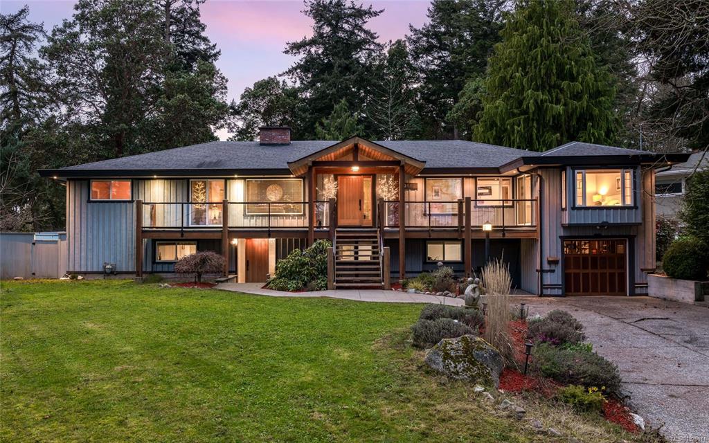 2881 Phyllis St, 1025671, BC,