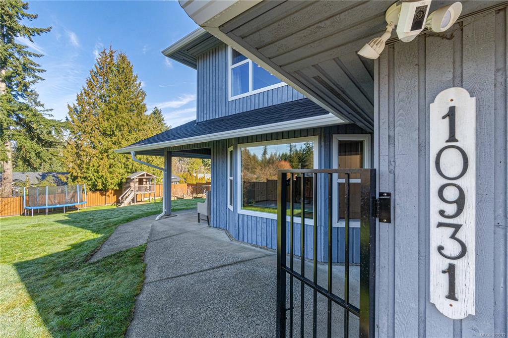 Fifth View of 10931 Lytton Rd, Saltair, BC, V9G 1Z6