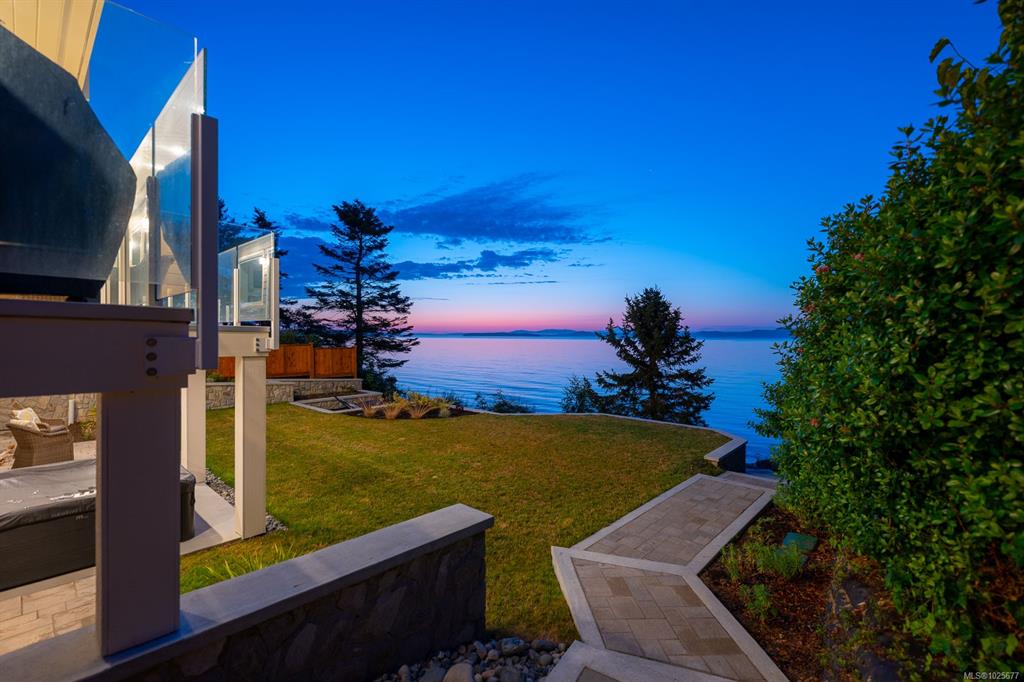 Fifth View of 5411 Parker Ave, Saanich, BC, V8Y 2N2