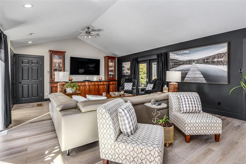 Fifth View of 1100 Back Rd, Courtenay, BC, V9N 8M7