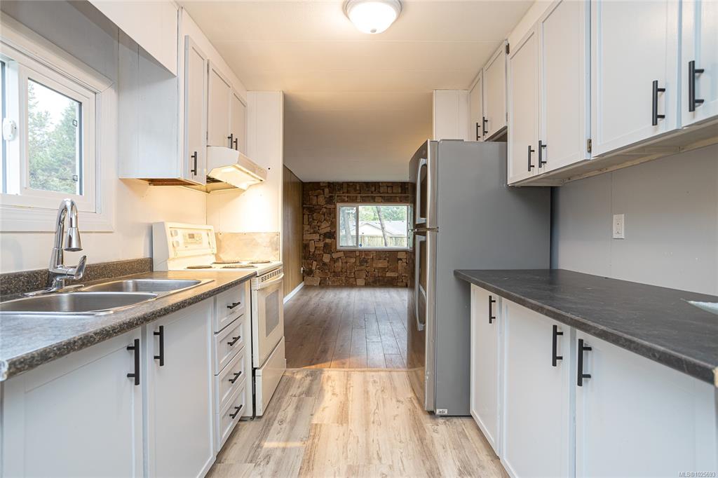 Fourth View of 161 Horne Lake Rd, CHINOOK PARK, Qualicum Beach, BC, V9K 1T9