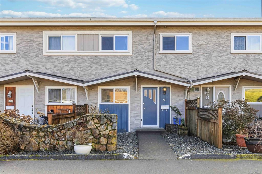 Second View of 10145 Third St, Sidney Court, Sidney, BC, V8L 3B5