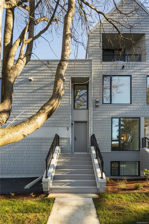 Second View of 907 Redfern St W, Victoria, BC, V8S 4G6