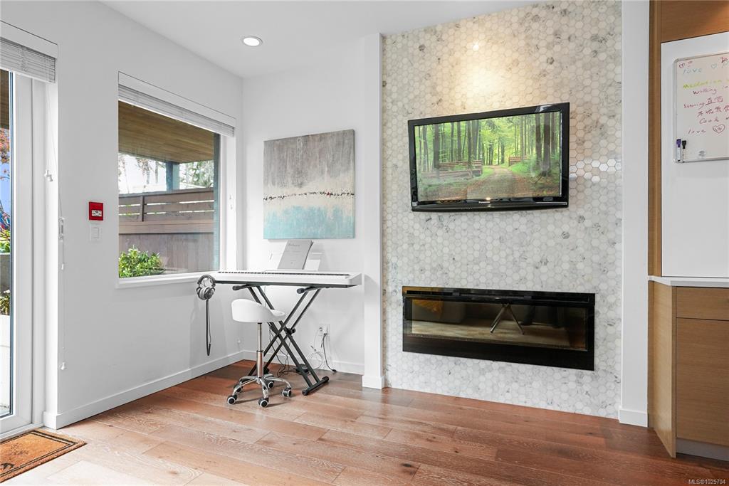 Fifth View of 1014 Park Blvd, Victoria, BC, V8V 2T4